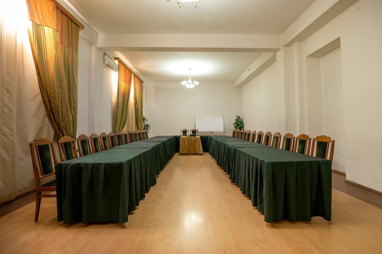 גורי Leader Hotel מראה חיצוני תמונה